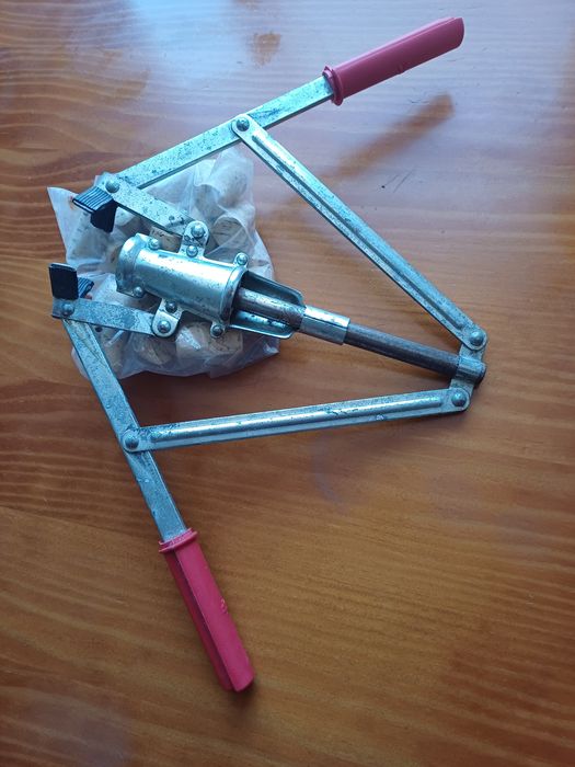 Arrolhador manual em Almada, Caparica e Trafaria.