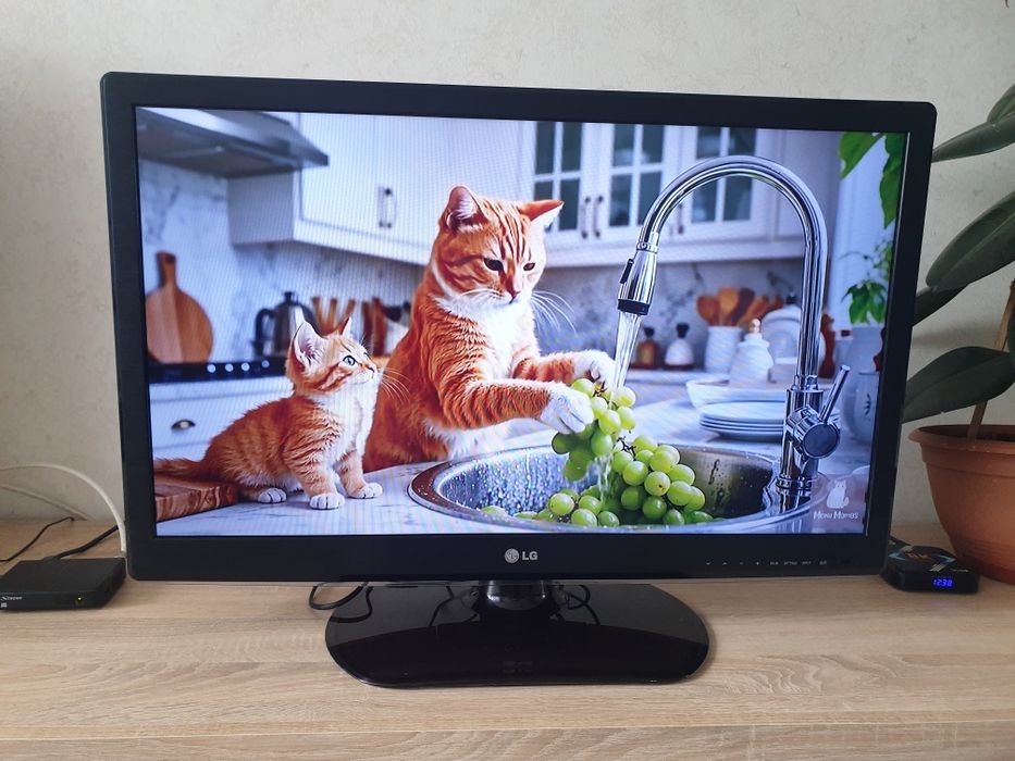 Идеал! Телевизор LG 32" диагональ.