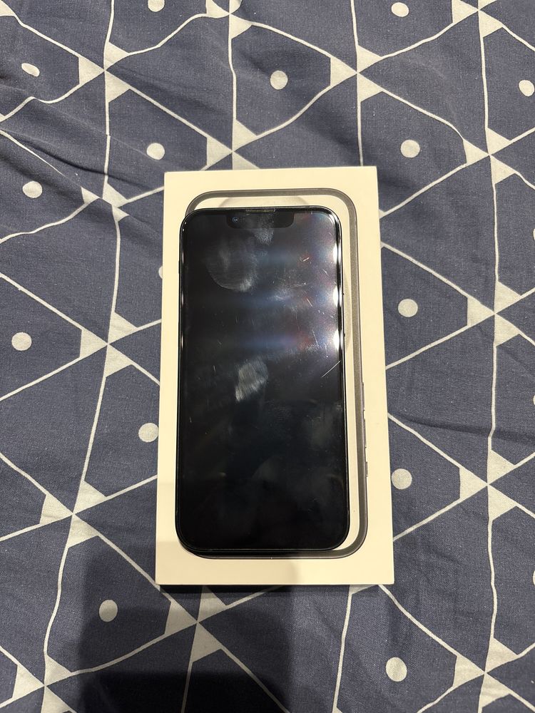 IPhone 13 MINI.