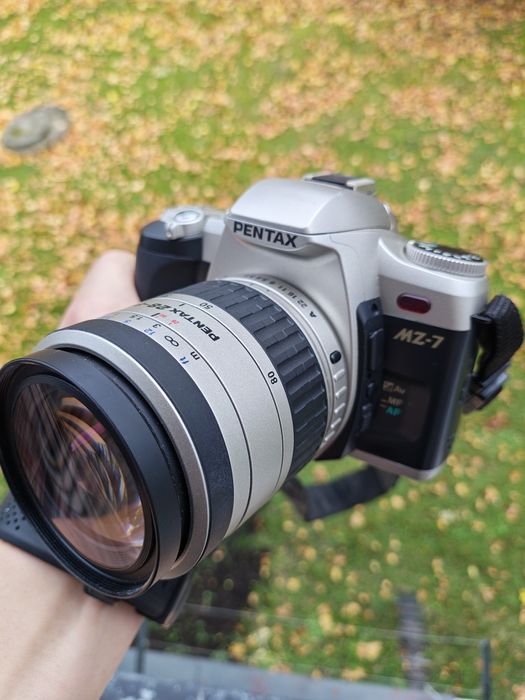 Aparat lustrzanka analogowa Pentax MZ-7 plus obj 28-80mm f3,5-5,6