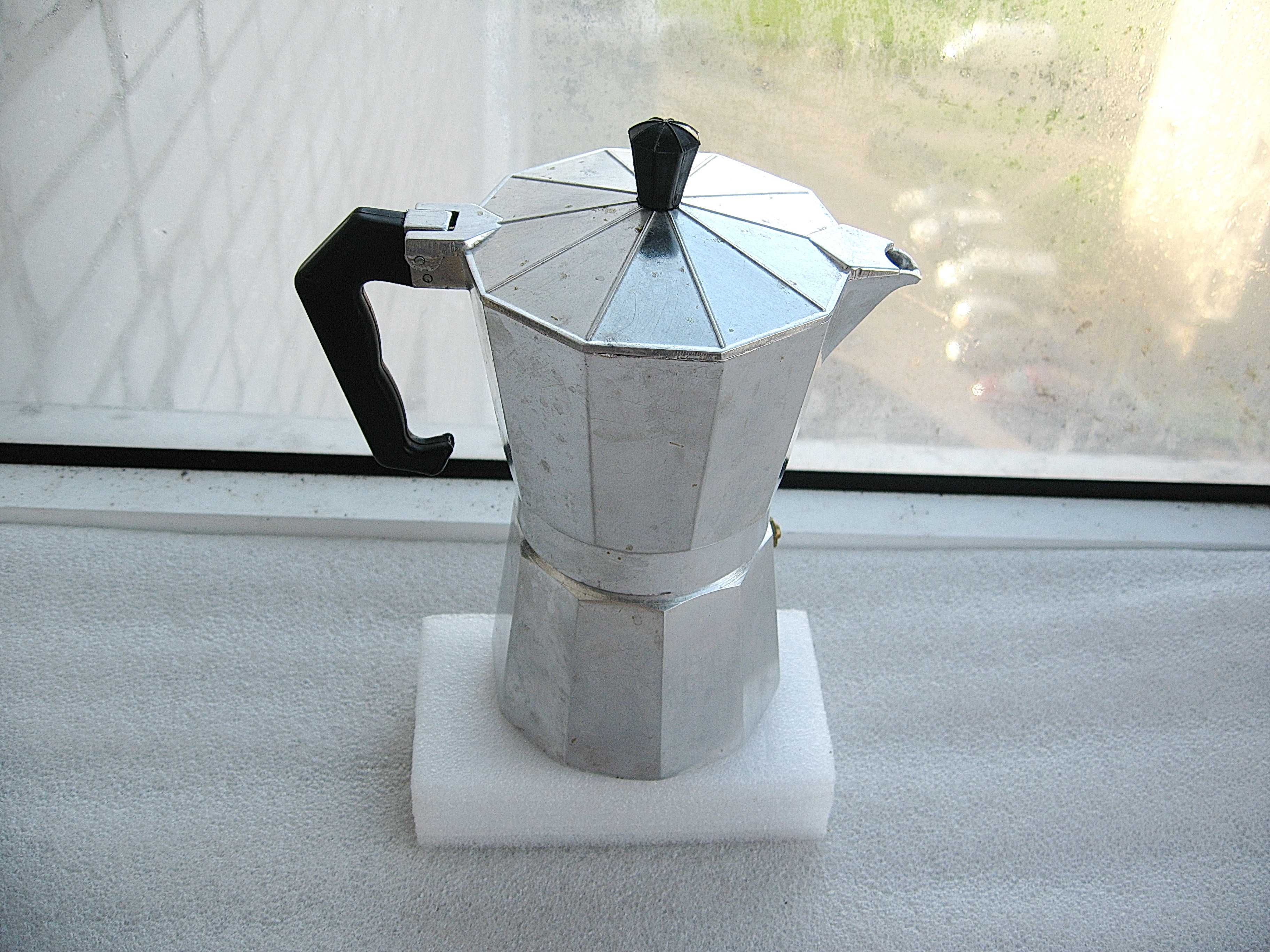 Кофеварка гейзерная для газовых, электро плит. 0,25 литра.