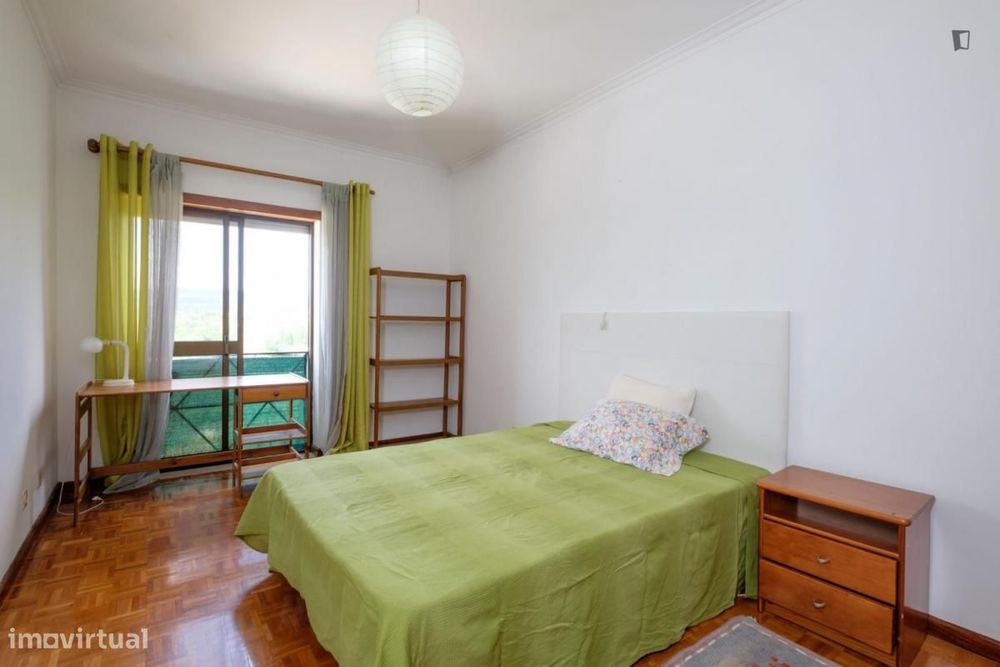 Quarto - localizado em Conchada Coimbra