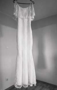 Suknia ślubna koronkowa biała romantyczna dopasowana syrenka elegancka