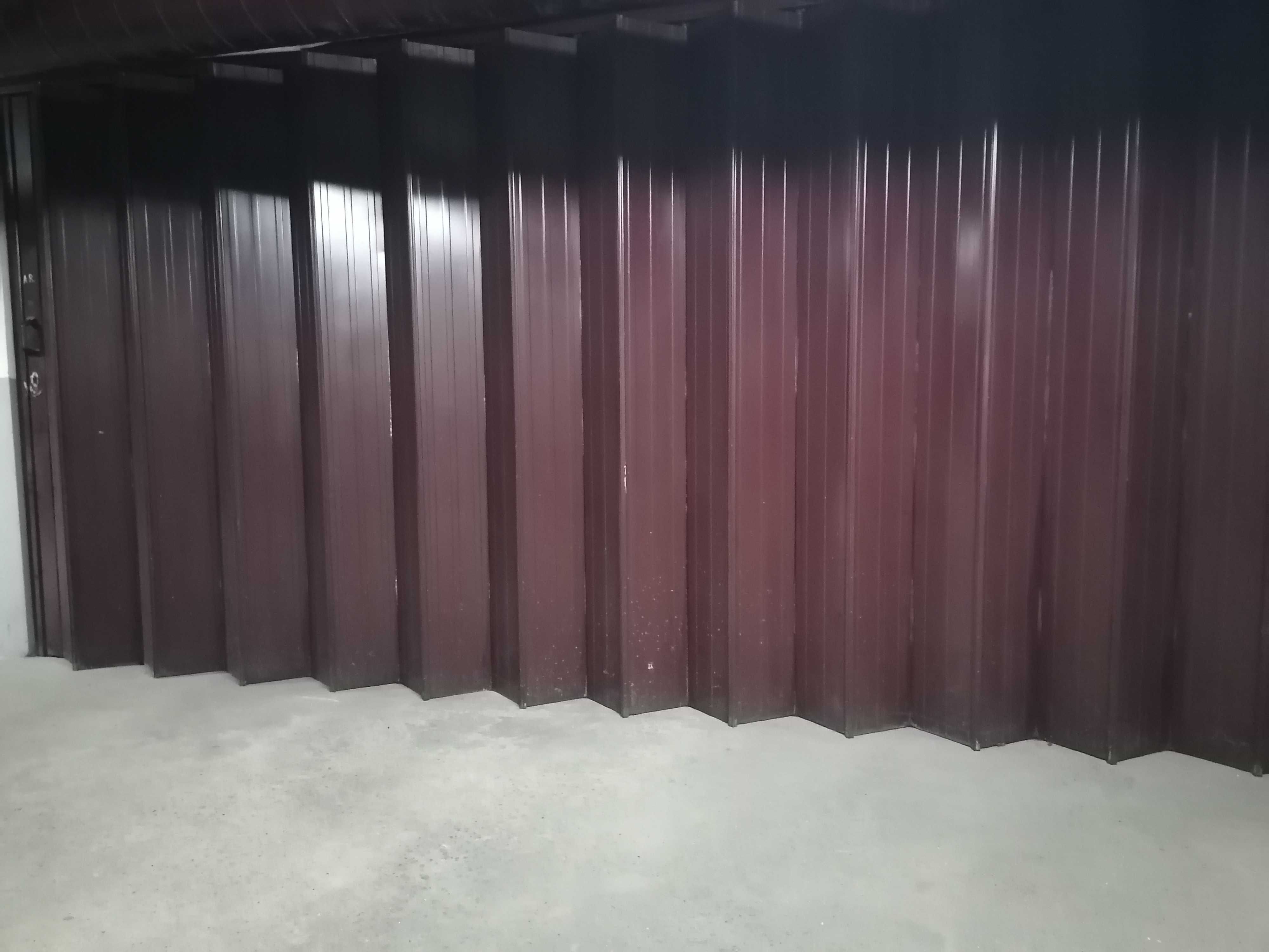 Garagem dupla fechada  box armazém devesas coimbrões Gaia