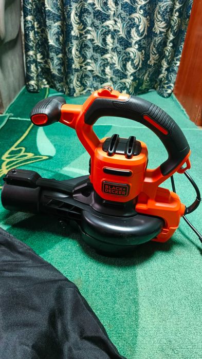 Продам садовий пилосос Black Decker BEBLV300