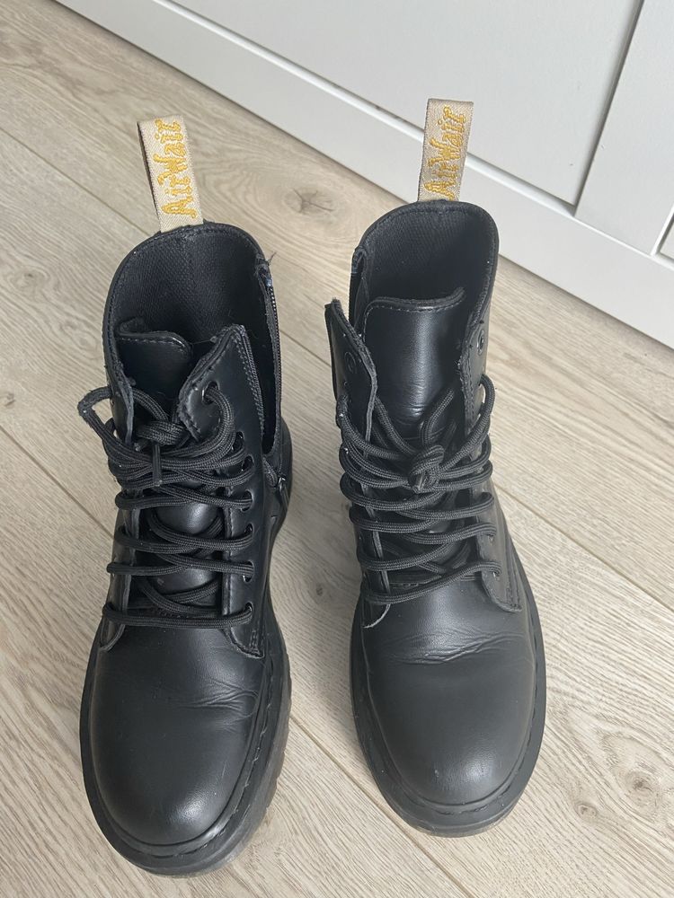 Dr. Martens Vegan Jadon 2 mono V Jadon II Mono