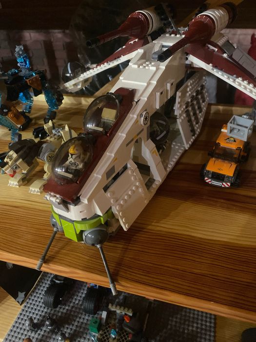 Продам лего фігурки оригінал