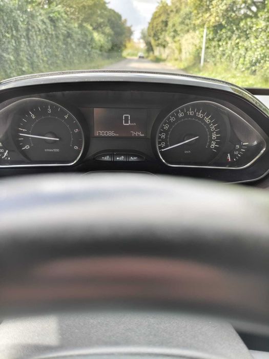 Peugeot 2008 1.4 HDi de 2013 SUV Económico com Estilo