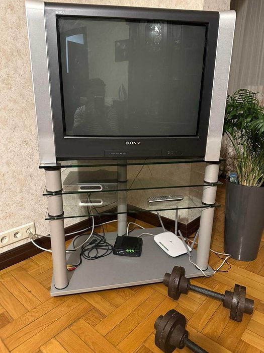 продам телевизор+тумба