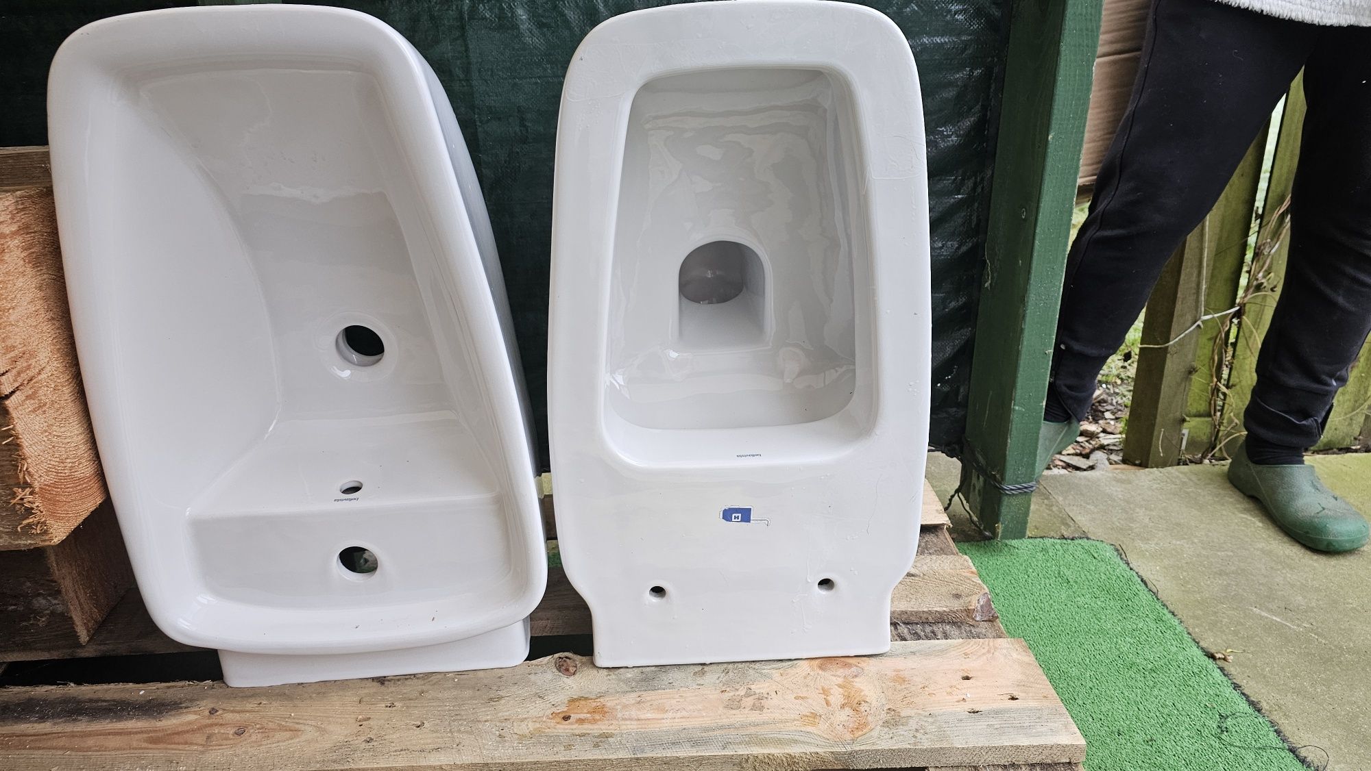 Sprzedam bidet i kibelek nowe.