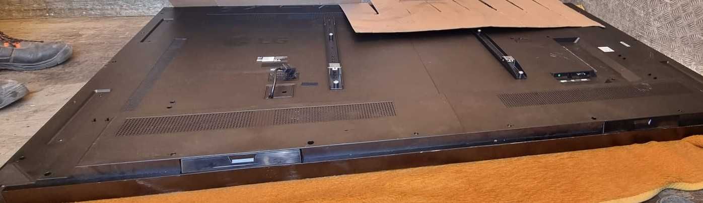 Ecrã/TV Tátil 92 polegadas LG
