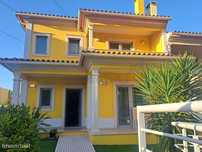 Moradia V3+1 com jardim e vista, a poucos minutos da Cidade de Leiria