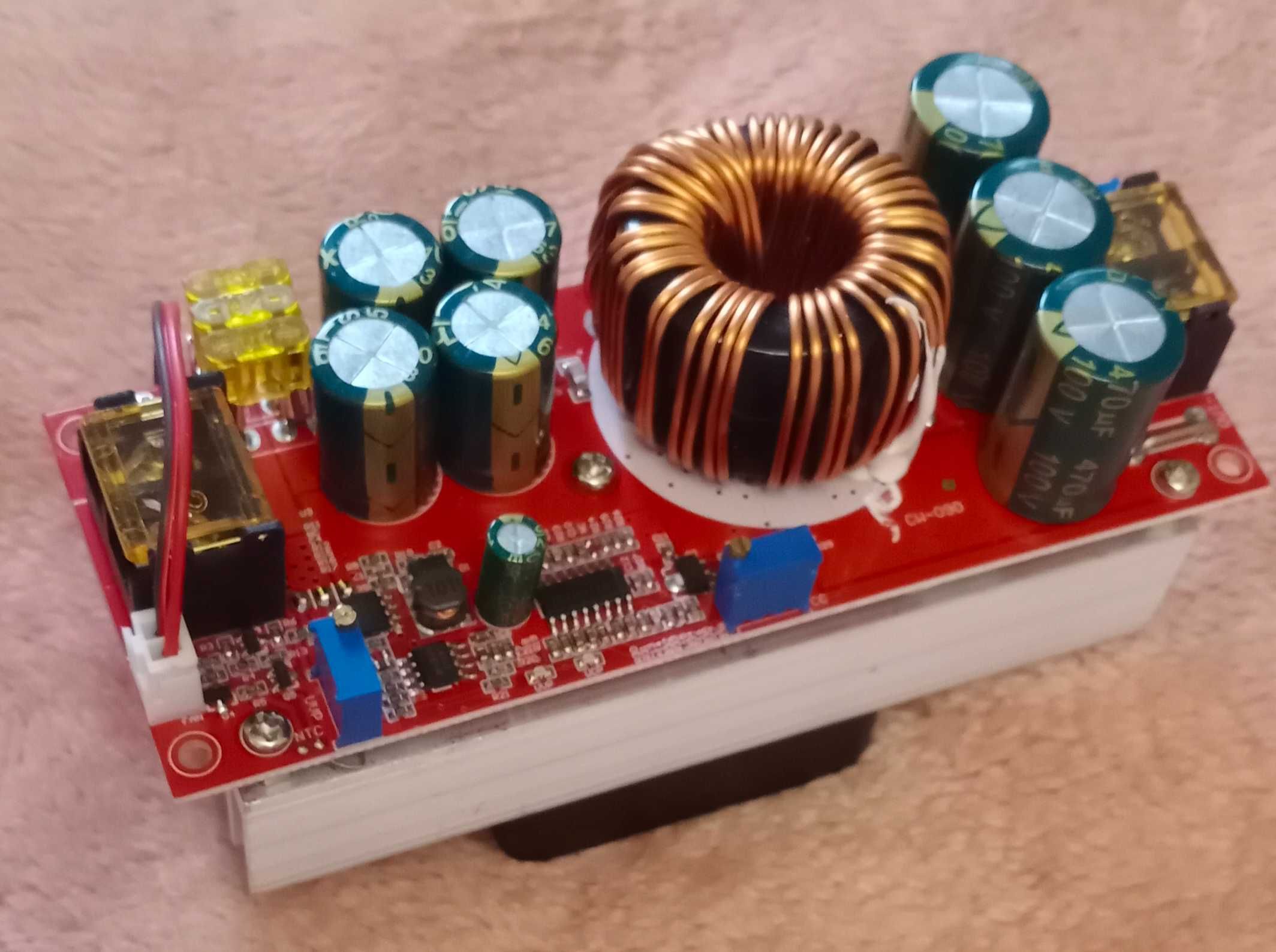 Підвищуючий перетворювач 1800W 40A DC-DC 10V-60V в 12V -90V