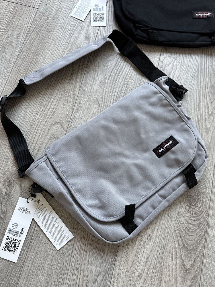 Сумка Eastpak Delegate 20L