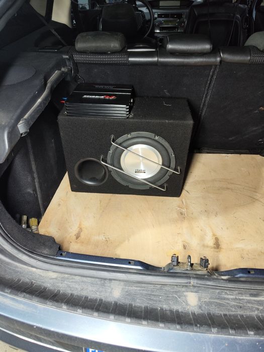 Subwoofer Clarion 250W rms, bass reflex