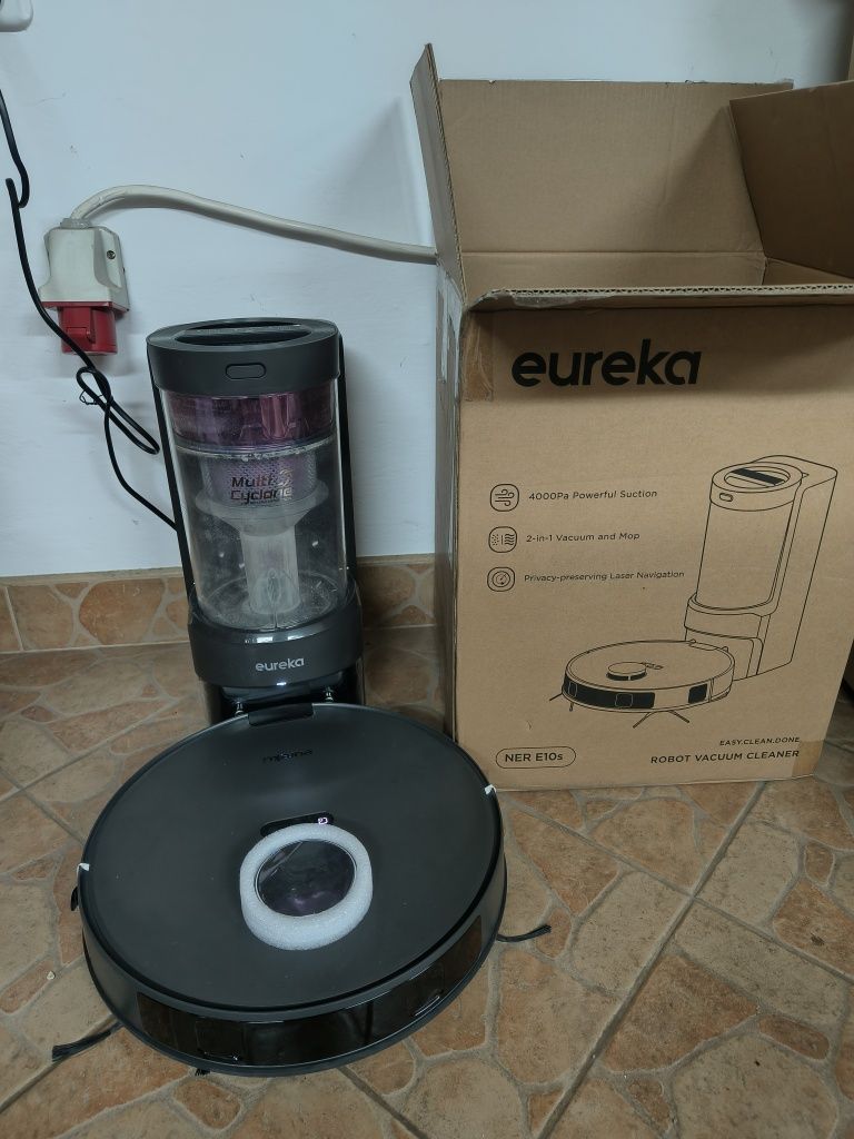 Robot sprzątający z bazą Eureka NER E10S E10S