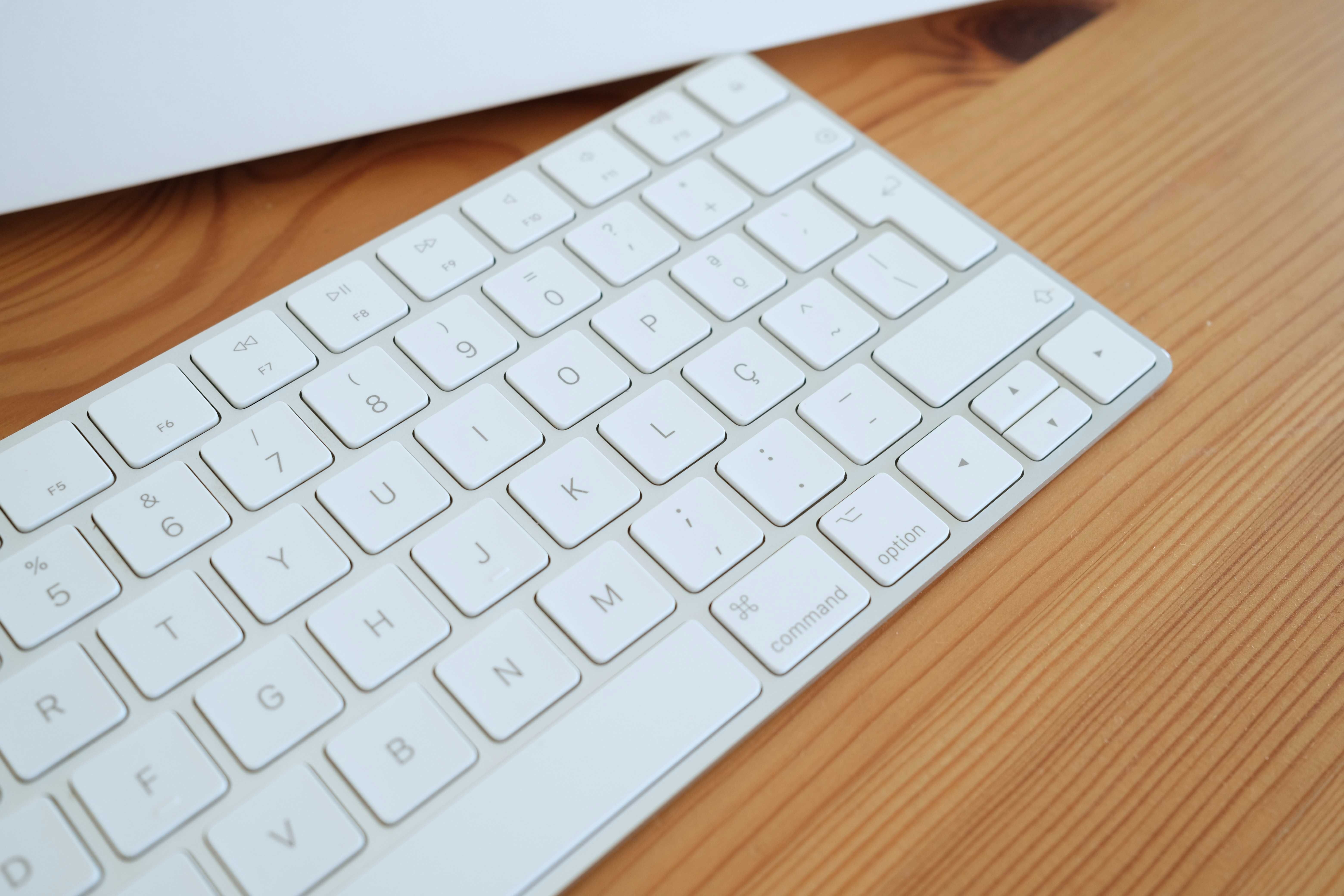 Apple Magic Keyboard - Teclado Português