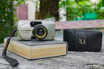 Olympus uMJU Zoom 115 Deluxe Gold aparat analogowy małpka futerał