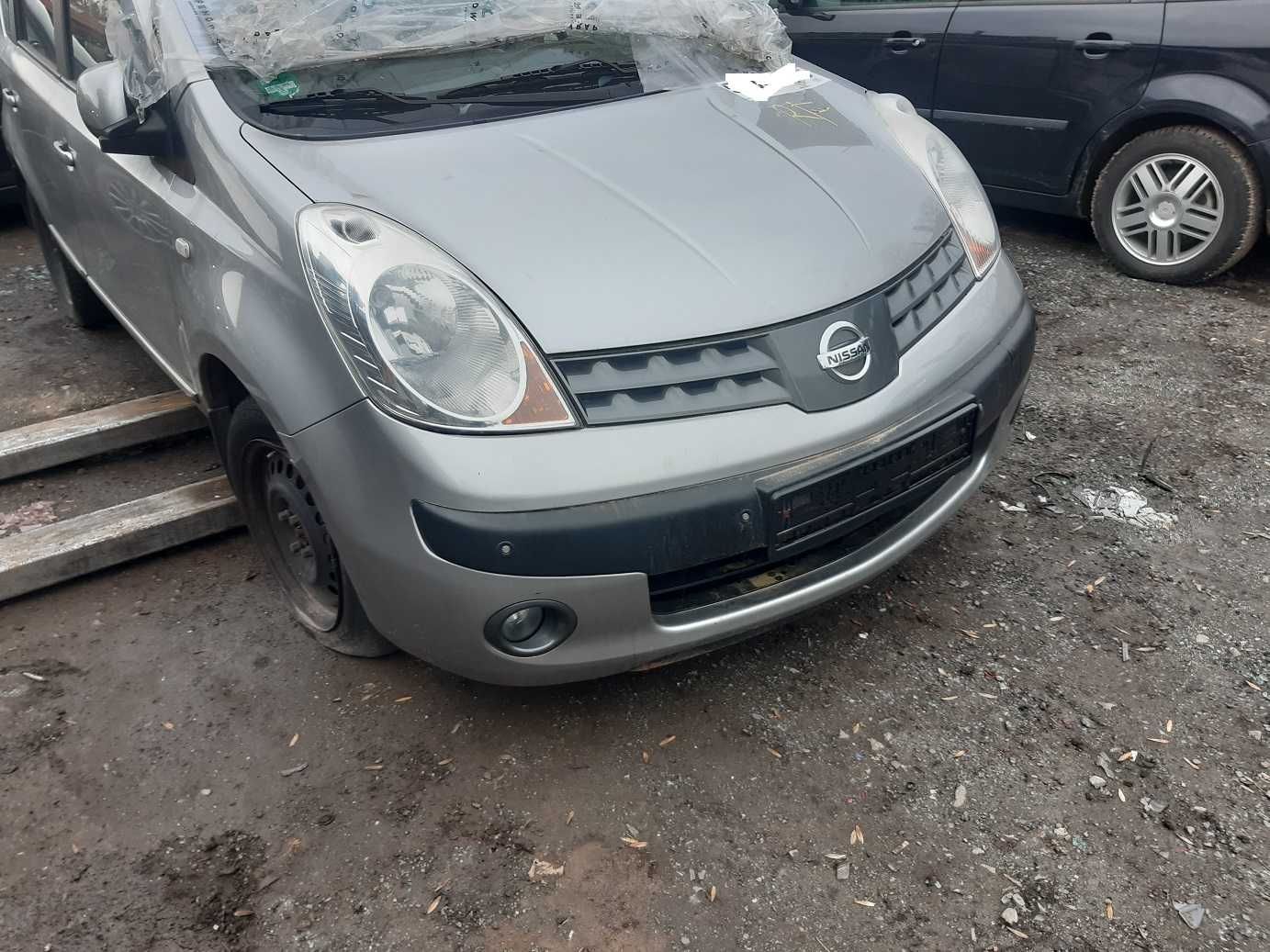 Nissan Note E11 1.6 E - zderzak przód PDC KY0