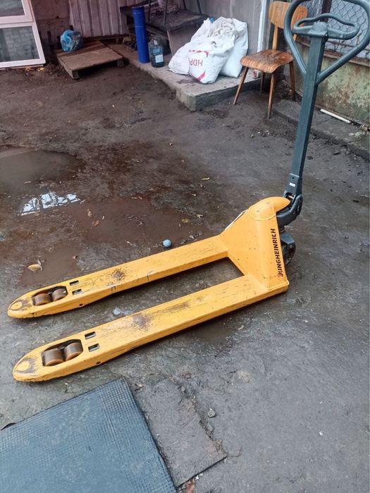 Продам роклу б/у