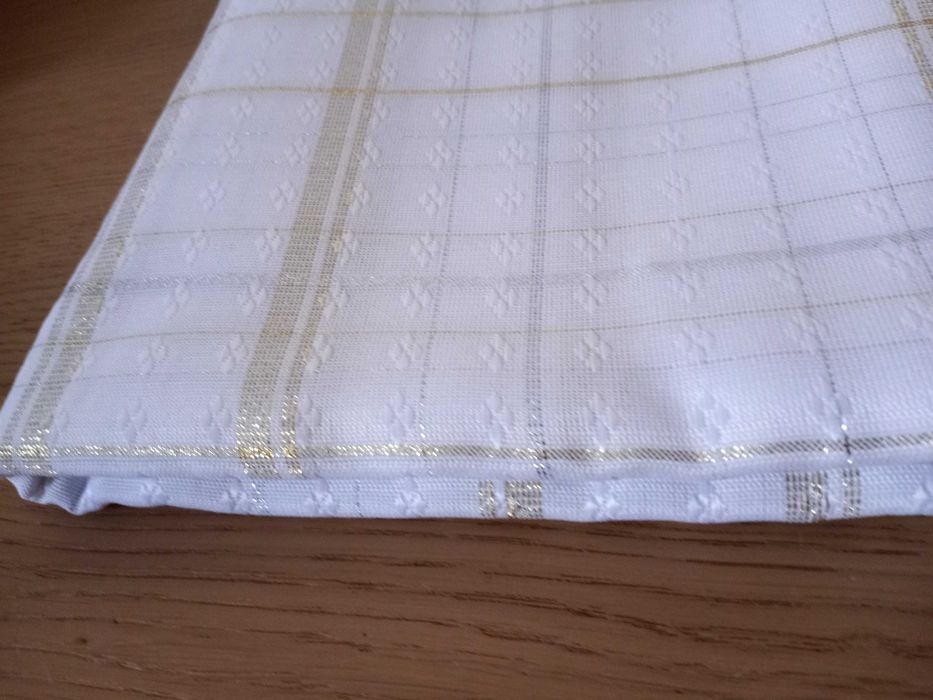 duży nowy obrus biały 135/180 cm