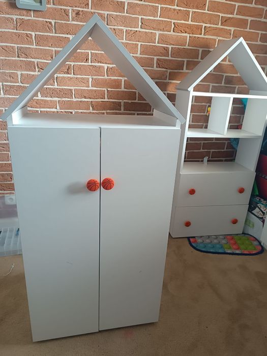 Meble dziecięce domki szafa i półka z szufladami