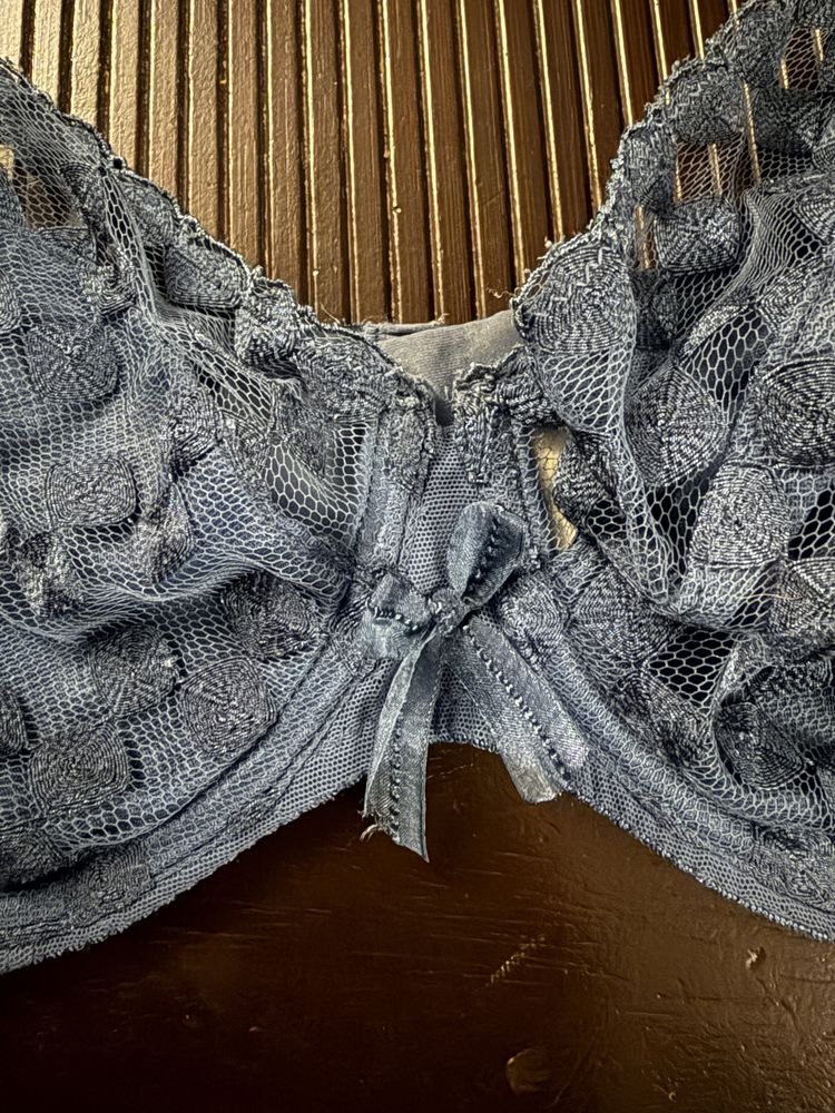 Efektowny stanik Chantelle, roz. 70G