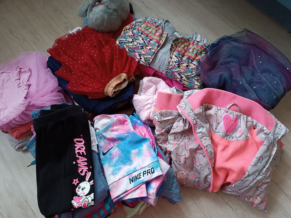 Paka ciuszków dla dziewczynki r. 104-110