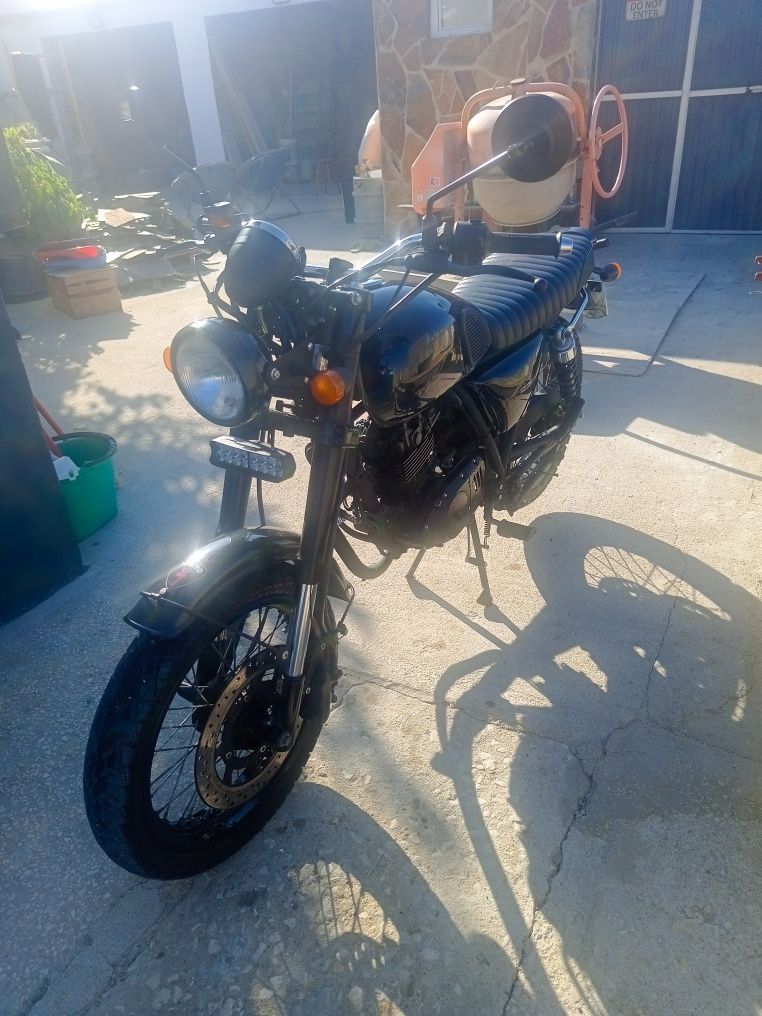 Moto 125 bullit Hunt