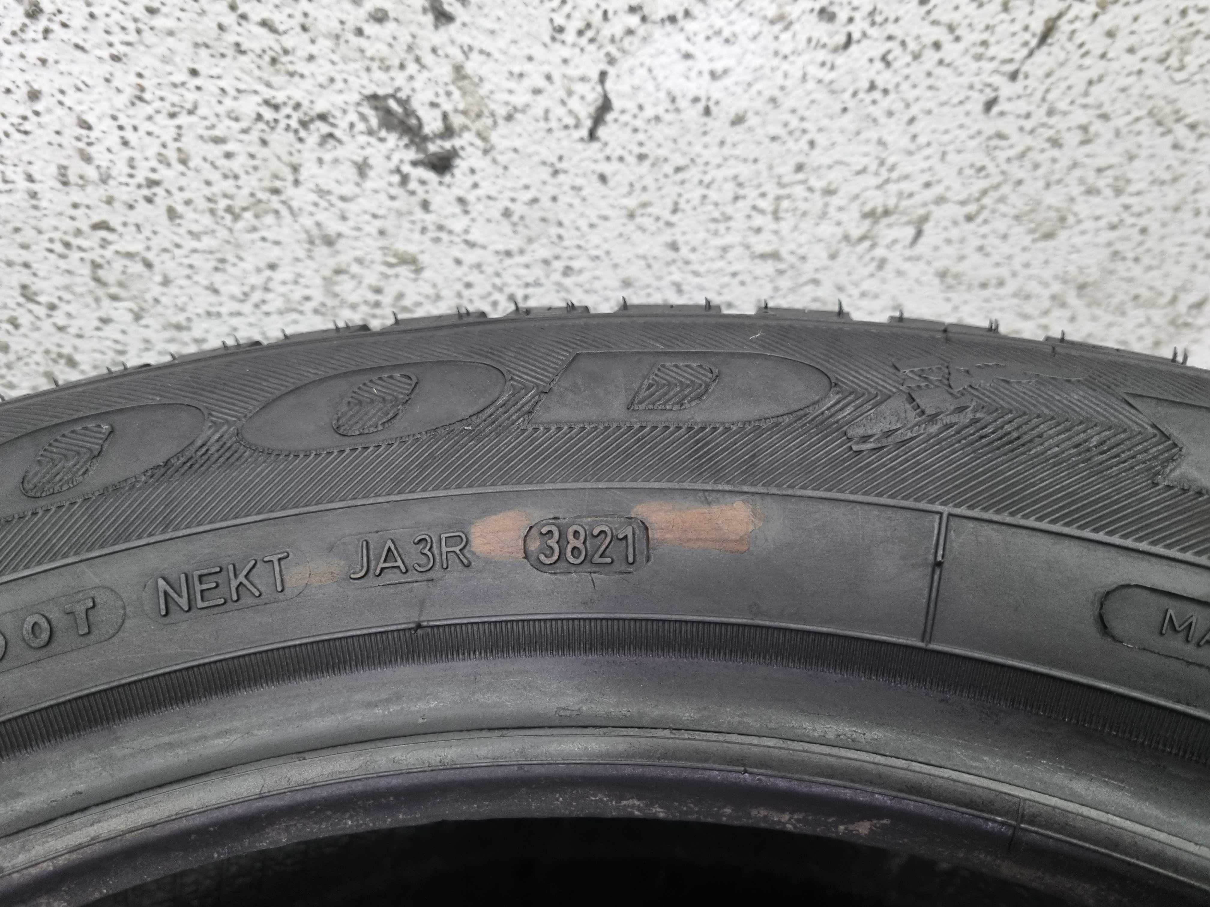 215/60/17 96V Goodyear Vector 4seasons D.3821