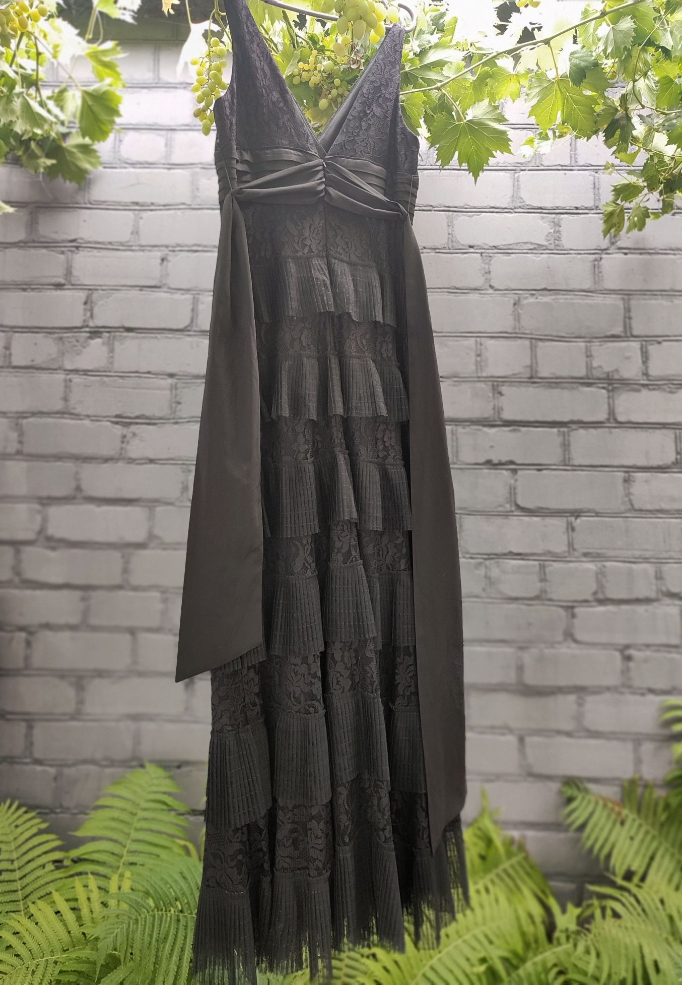 Вечернее платье BCBG Max Azria длинное чёрное.
