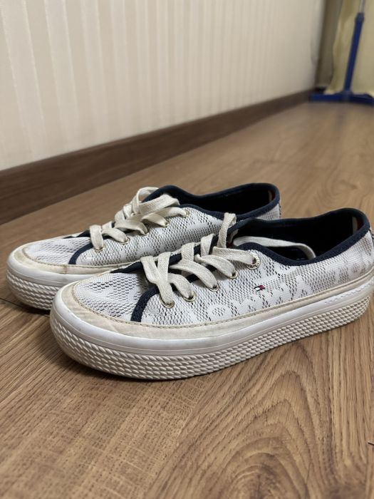 Кеди Tommy Hilfiger оригінал розмір 37