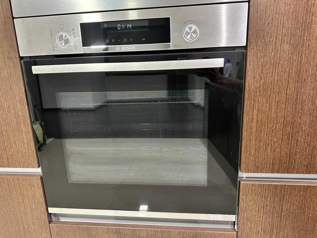 Conjunto de móveis de cozinha em wengé totalmente equipada
