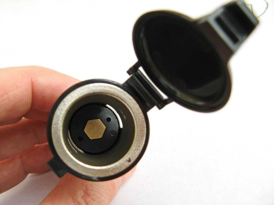 Гнездо прикуривателя Прикурювач