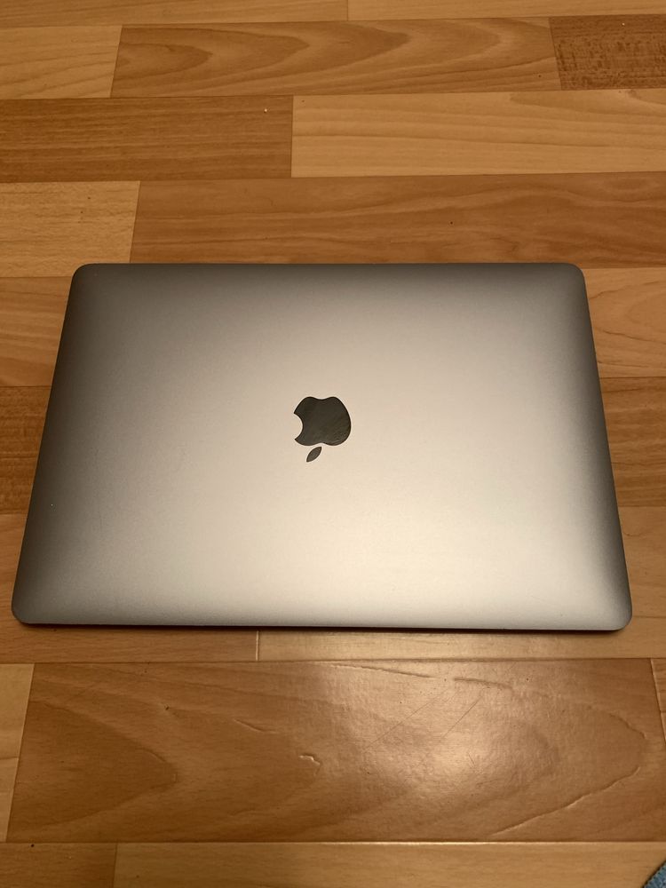 macbook air 2018 8/256