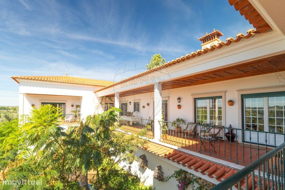 Moradia T6 para venda