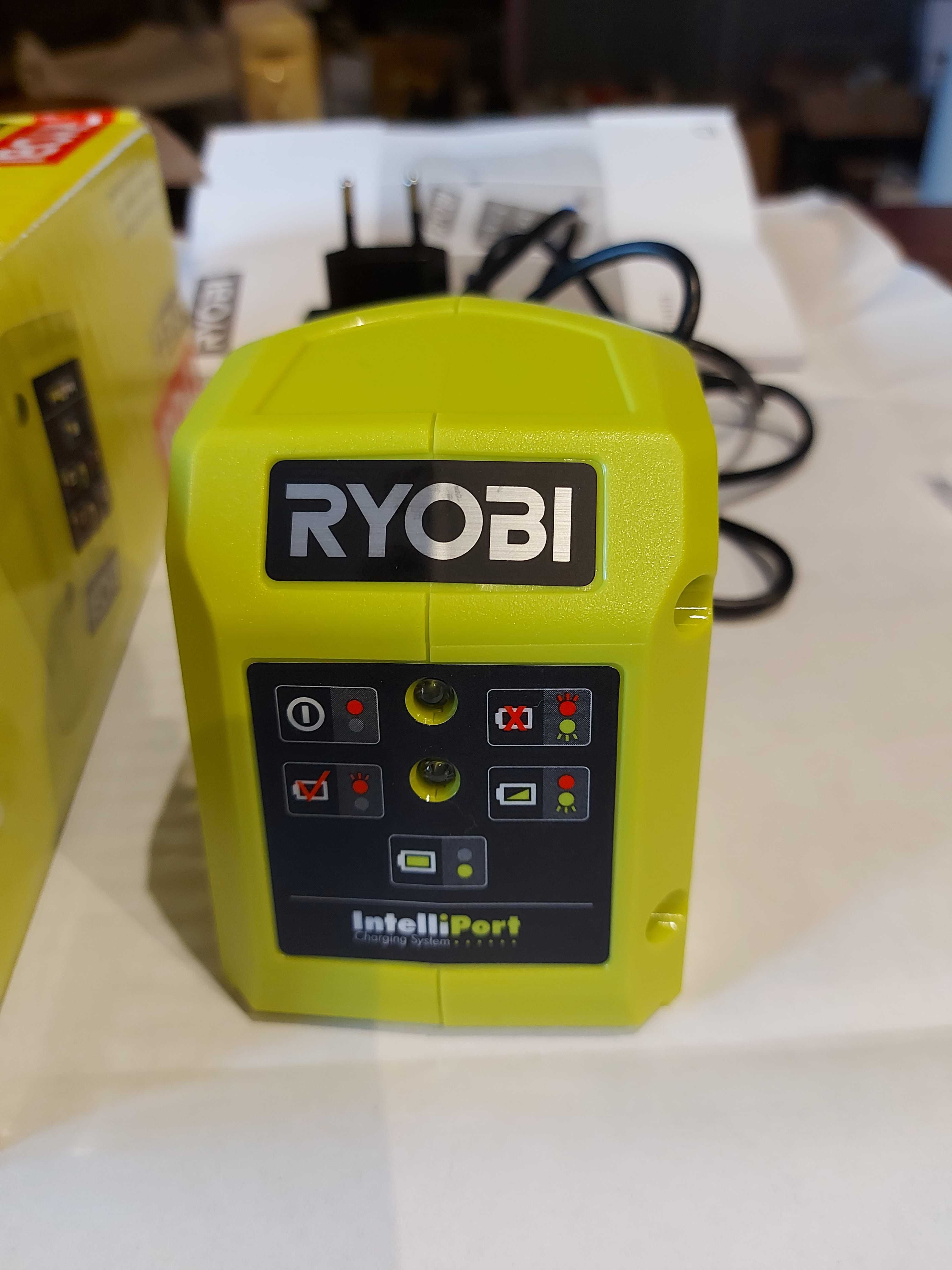 Kompaktowa ładowarka RYOBI ONE+ RC1815 18V