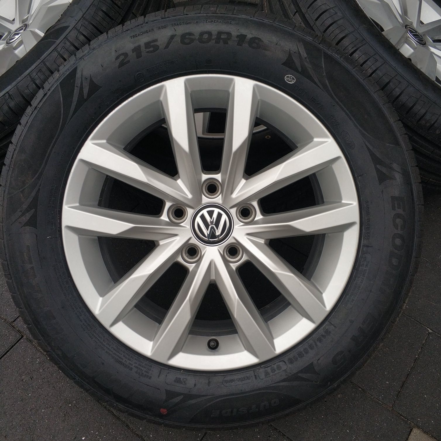 Диски R16 5 112 Volkswagen Passat B8 з шинами 215/60R16 з Німеччини