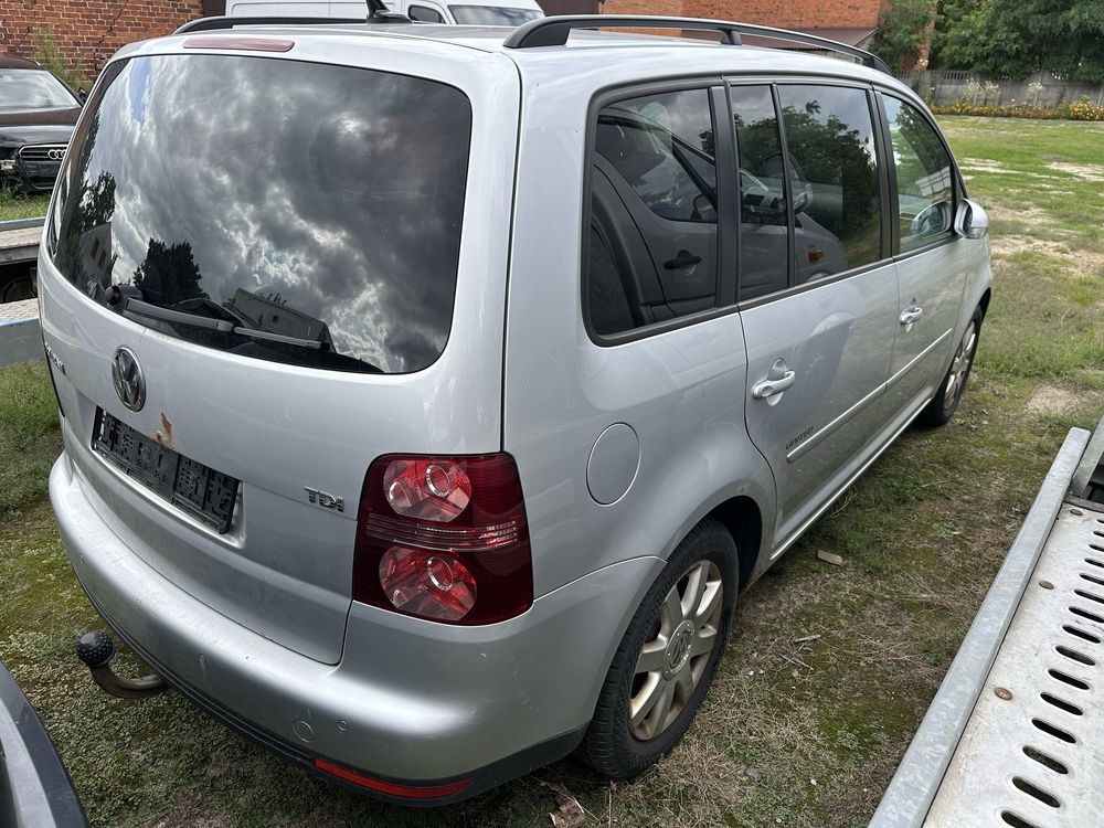 Volkswagen Touran 1.9 TDI BLS DSG 105KM Niemcy