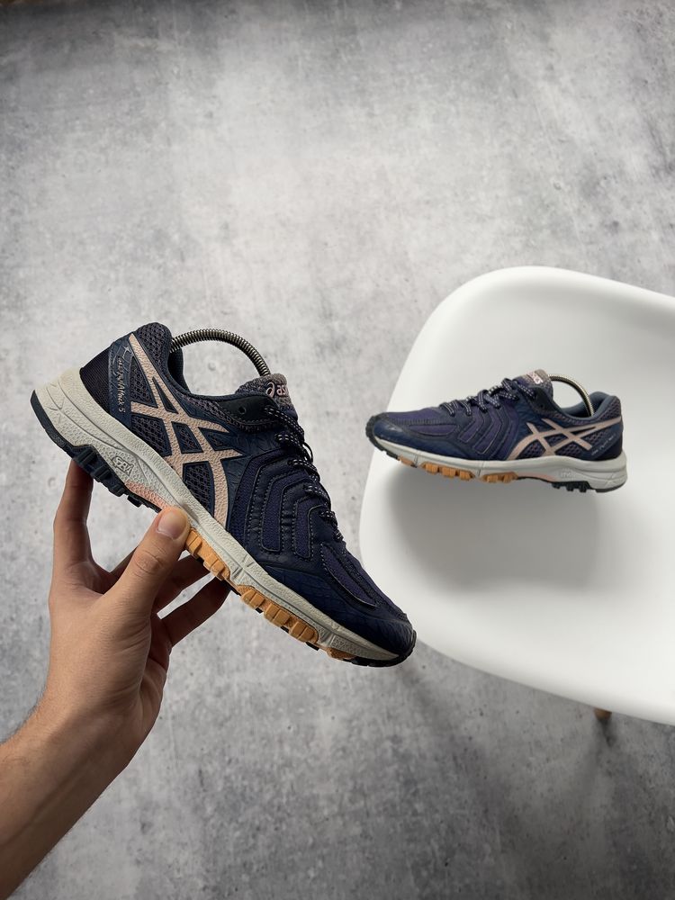 Оригінал! Кросівки Asics. Ідеальний стан! Розмір 39 (24 см.)