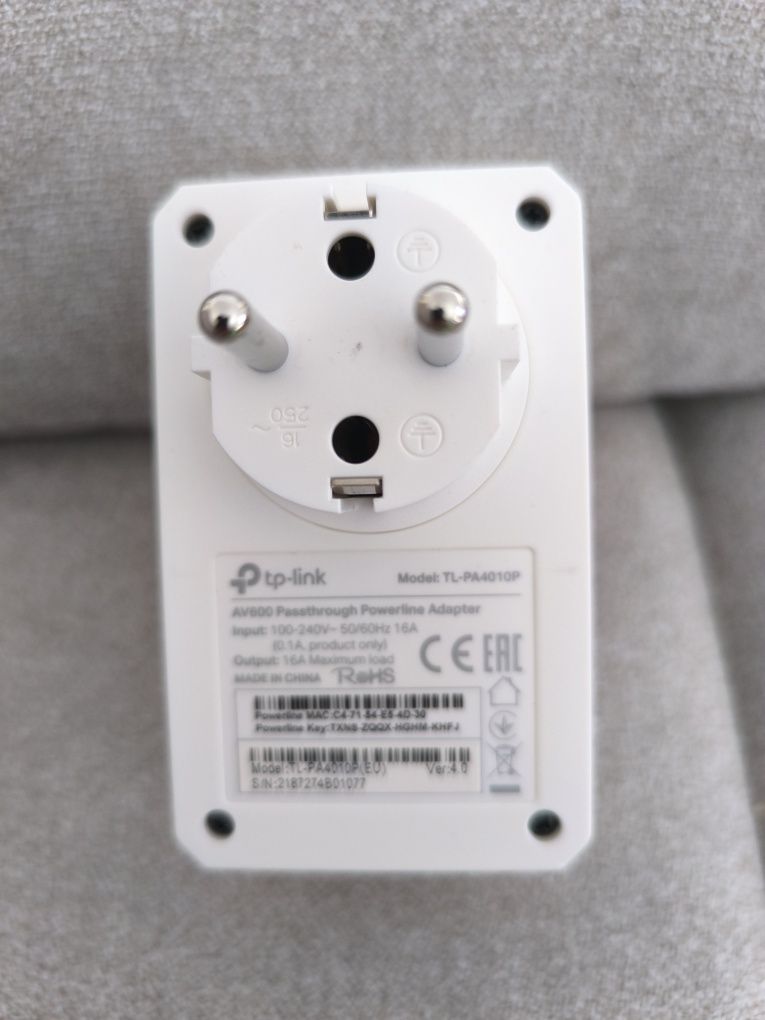 TP- LINK Passthrough Powerline Starter KIT