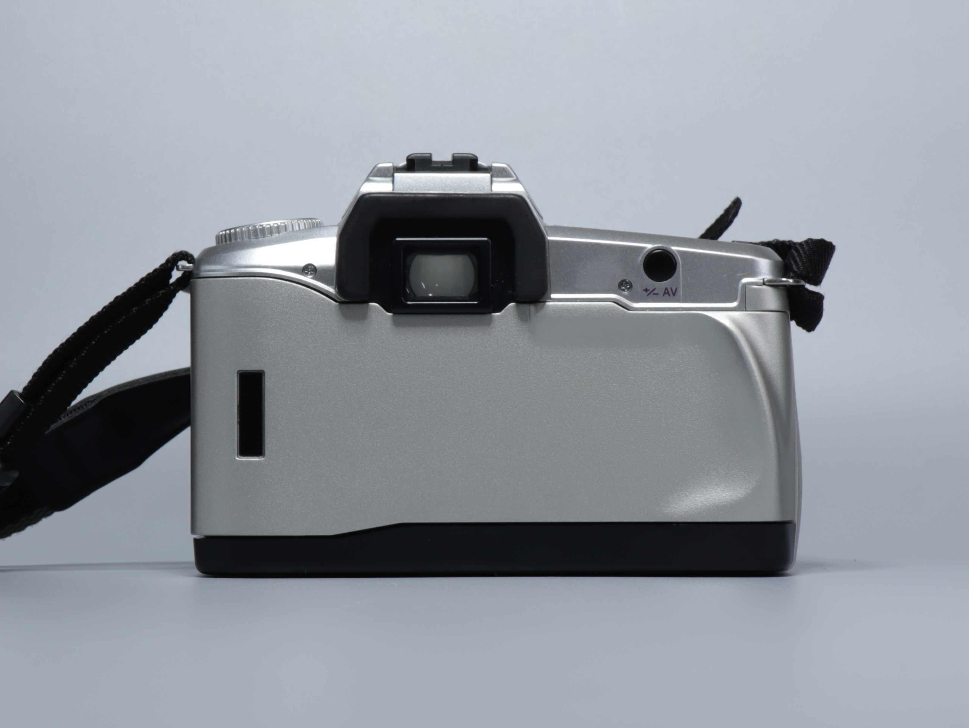 Пленочный фотоаппарат Minolta Maxxum 50 тестирован как новый