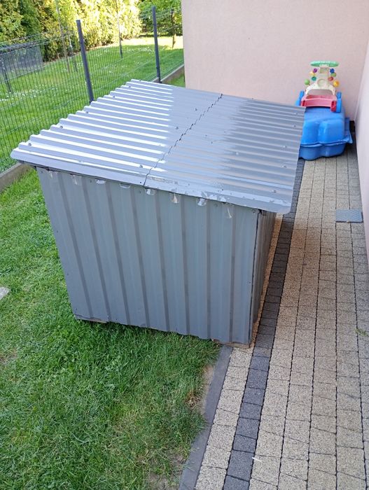 Buda dla psa ocieplana