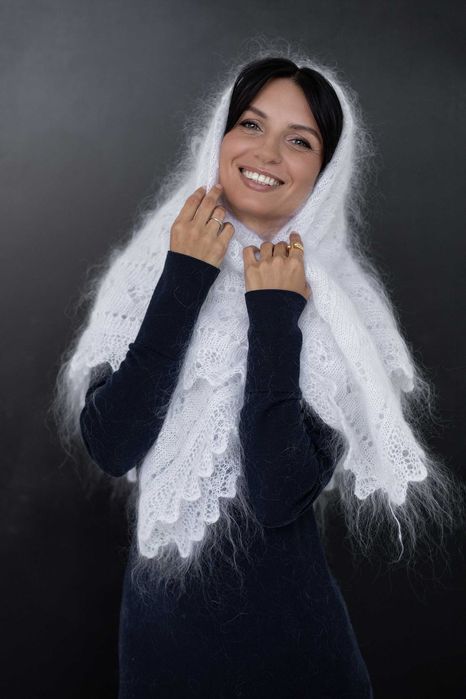 Chusta bogata i elegancka – Handmade z naturalnej wełny koziej