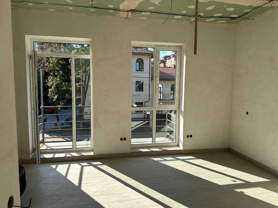 Дуплекс з ремонтом в центрі Ворзеля! Оформлення мінімальне!