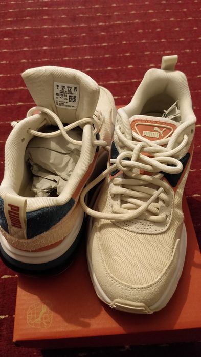 Продам жіночі кросівки Puma.