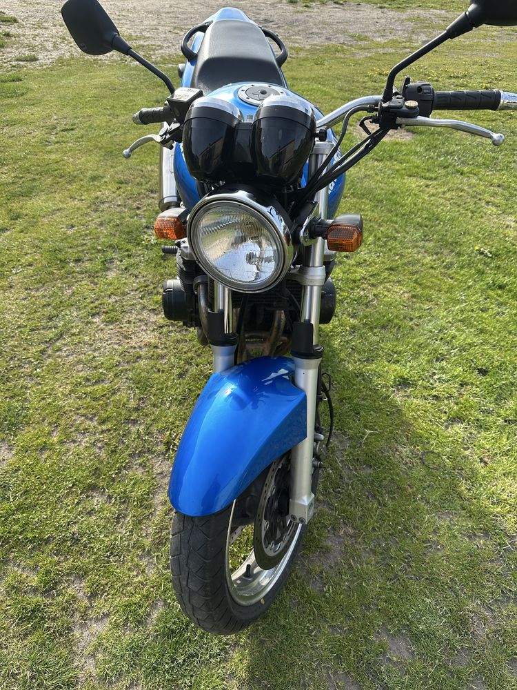 Kawasaki ZR-7 2003r