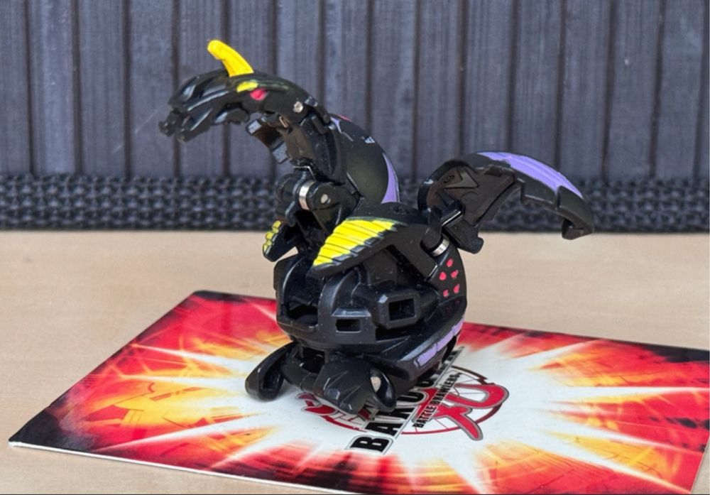 Bakugan bakugany Darkus Cyborg Helios