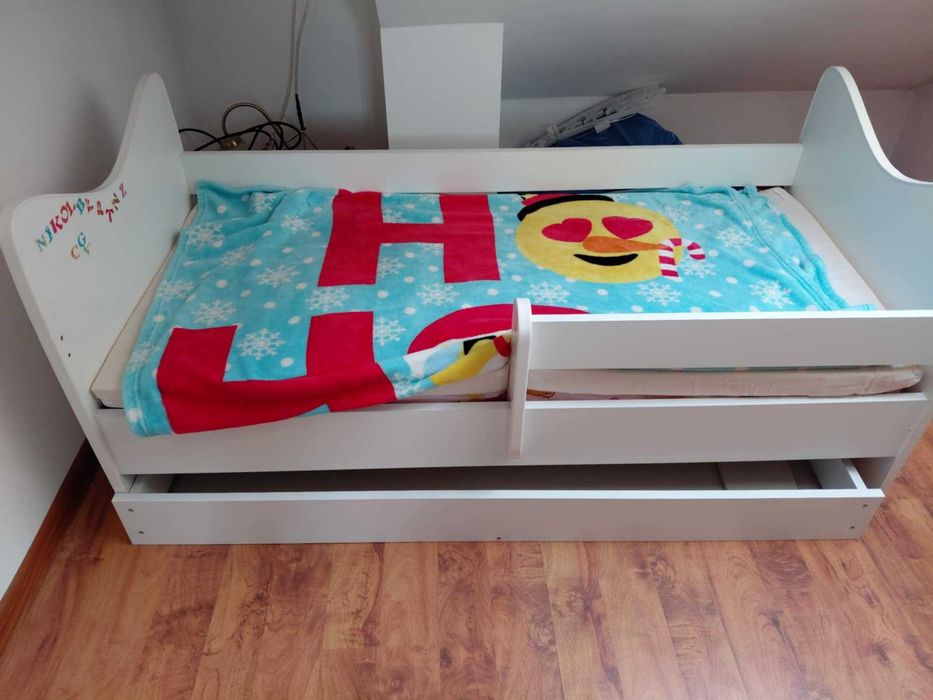 łóżko~ łóżeczko dziecięce 140 cm x65 cm + Gratis krzesło, kocyk