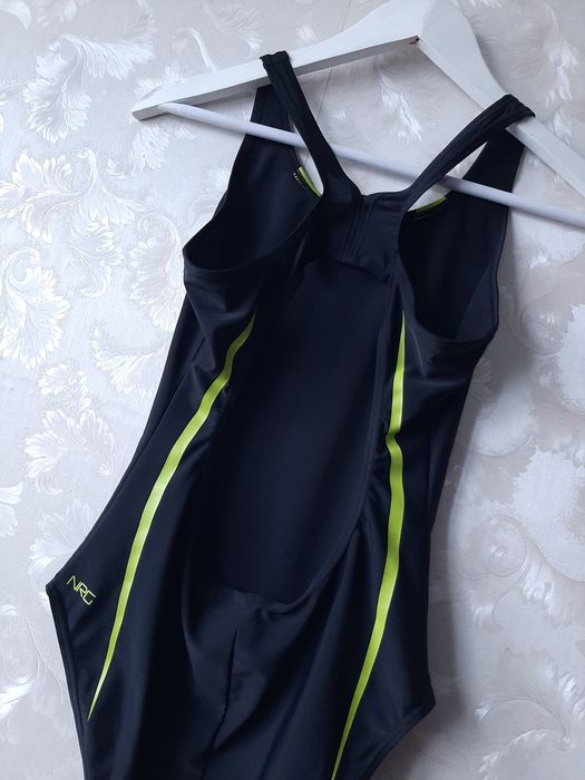 Жіночий купальник(суцільний)